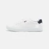 Pier One UNISEX - Sneaker Low - White