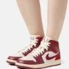 WMNS AIR JORDAN 1 MID SE LU - Sneaker High - Team Red/universal Red/sail/muslin