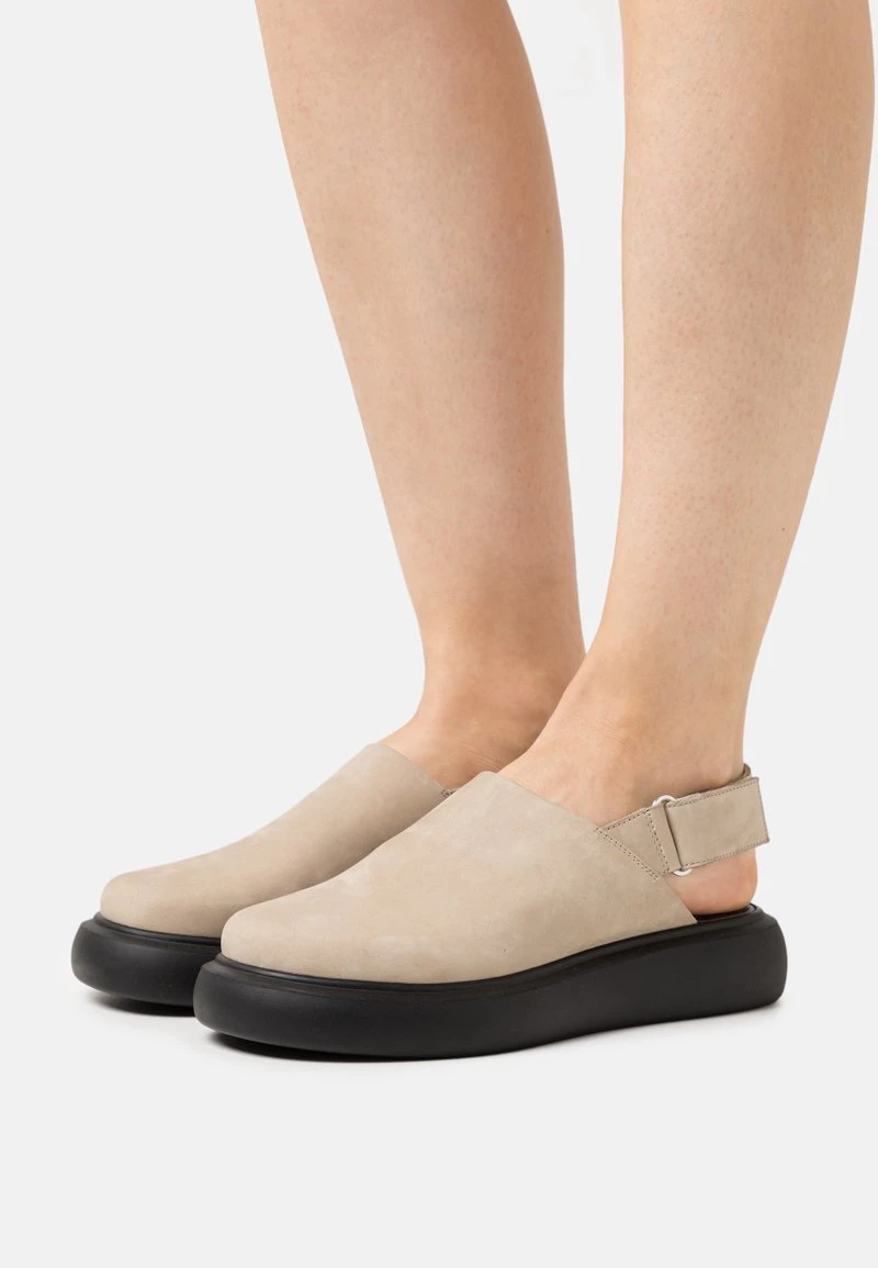 Vagabond BLENDA - Pantolette Flach - Sand