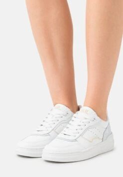 MATCH - Sneaker Low - White/milky Water/butter/white