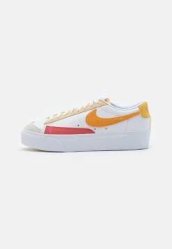 Nike Sportswear BLAZER LOW PLATFORM - Sneaker Low - White/vivid Orange/citron